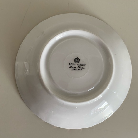 EUC VTG Royal Albert Bone China in Silver and White 25th Anniversary Inside Cup - Picture 6 of 7